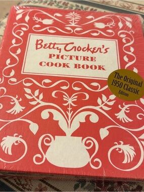 Betty Crocker Coral & White Picture Cook Book Back Cover